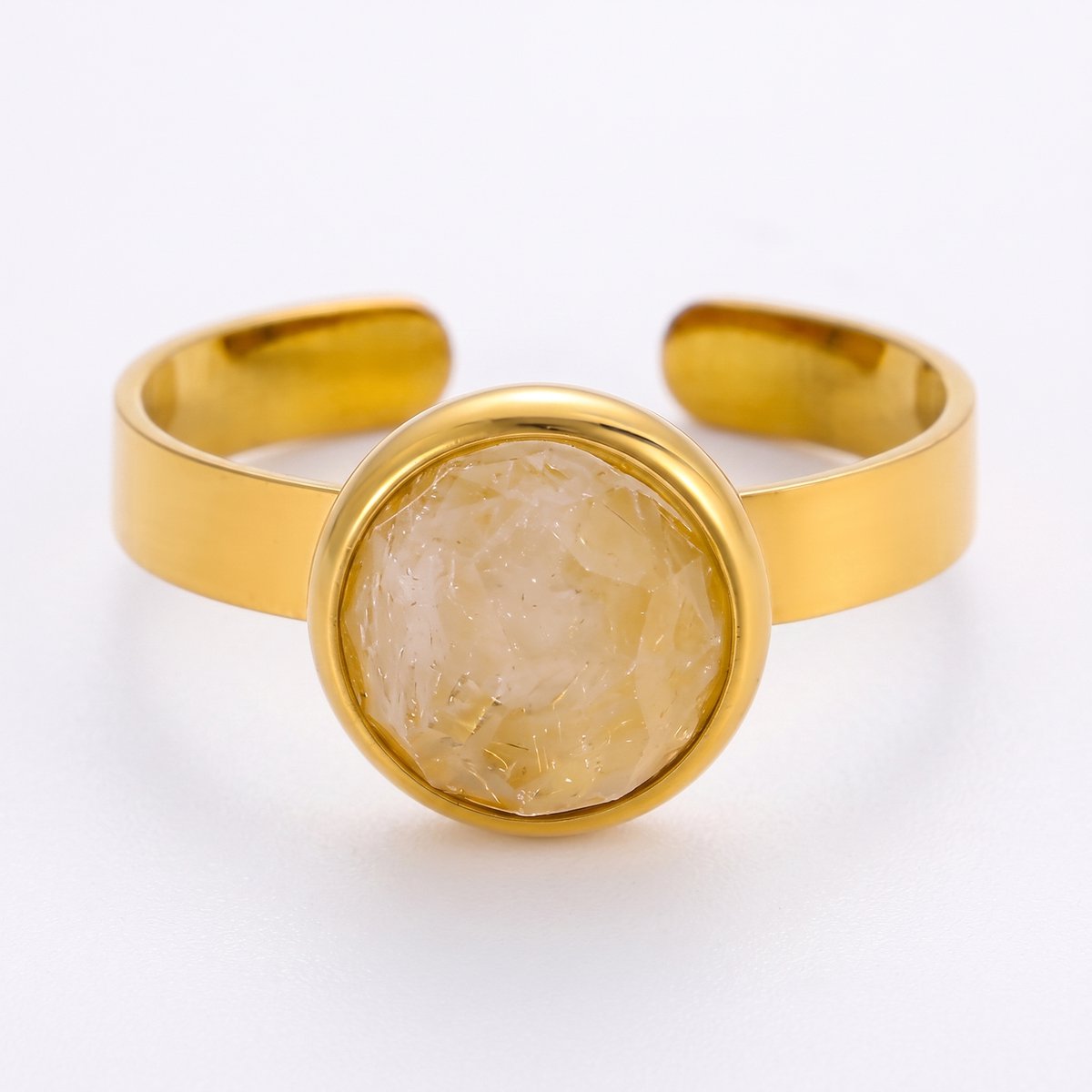 Lundholm Ella Witte Maansteen Ring Dames Goudkleurig – Verstelbare Ring met Echte White Moonstone Edelsteen – Premium Stainless Steel Jewellery Gold PVD Plated – One Size Natuursteen Ring my Cadeau voor Haar Sieraad – Waterproof & Hypoallergeen