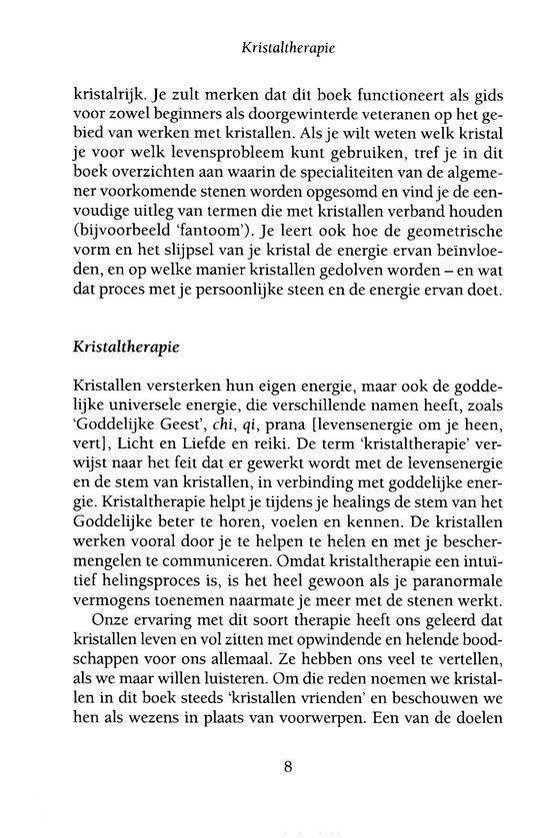 Tekstpagina met titel 'Kristaltherapie' en paragrafen over het gebruik van kristallen, hun energie en helende werking.