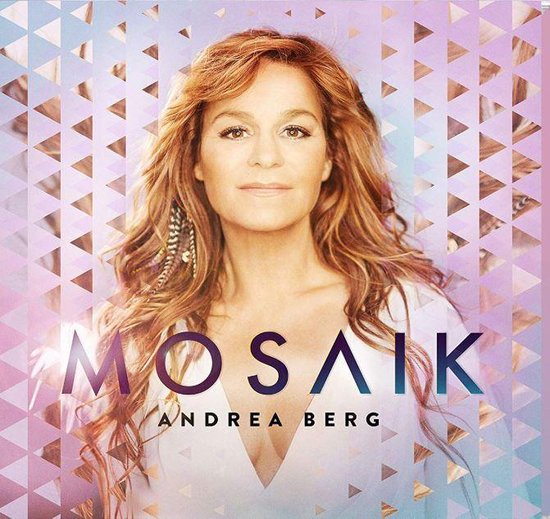 Albumhoes "Mosaik" van Andrea Berg, met haar portret tegen een geometrische achtergrond van driehoeken in pastelkleuren.