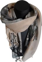 Mooie hippe sjaal van pashmina kleuren grijs zwart creme beige met bloemen lengte 180 cm breedte 70 cm.