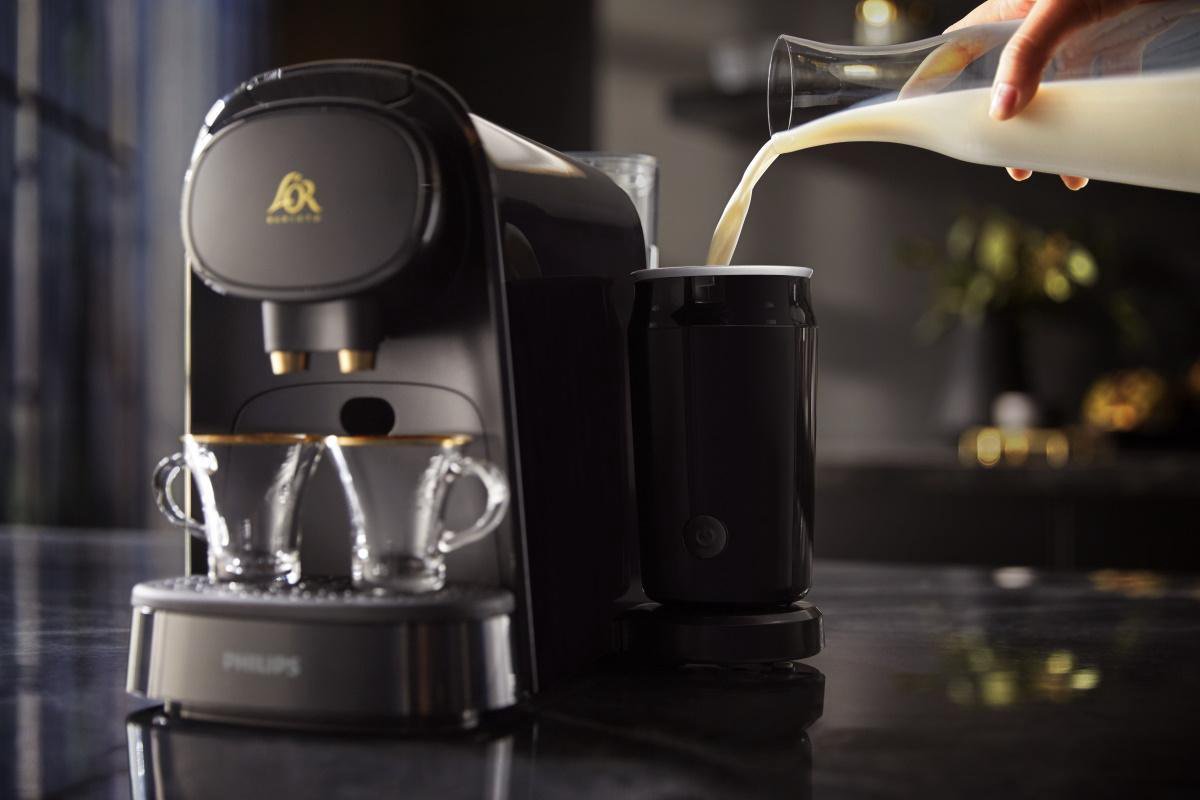 Philips L'Or Barista LM8014/60 - Koffiecupmachine met melkopschuimer -  Zwart | bol.com