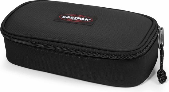 Zwart ovalen Eastpak etui met rits.
