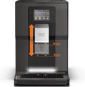 Zwarte Krups Intuition volautomaat met afmetingen aangegeven op het display.