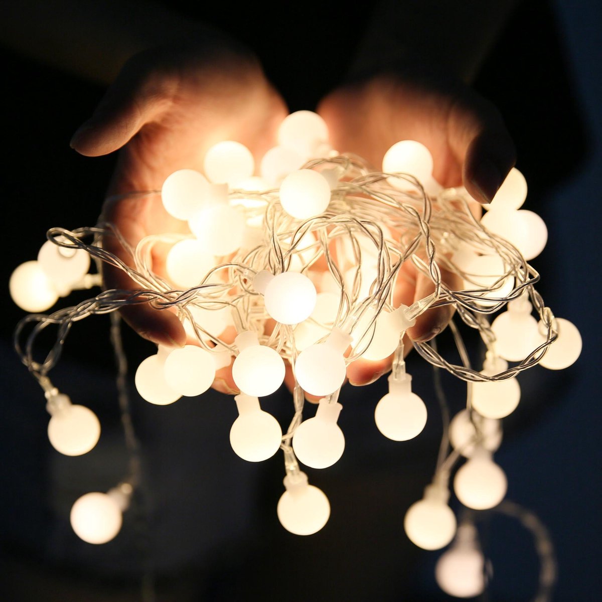Fonctionne avec des piles idéale pour Noël ou un mariage blanc chaud Guirlande lumineuse de 3 m avec 30 boules à LED en coton coloré 