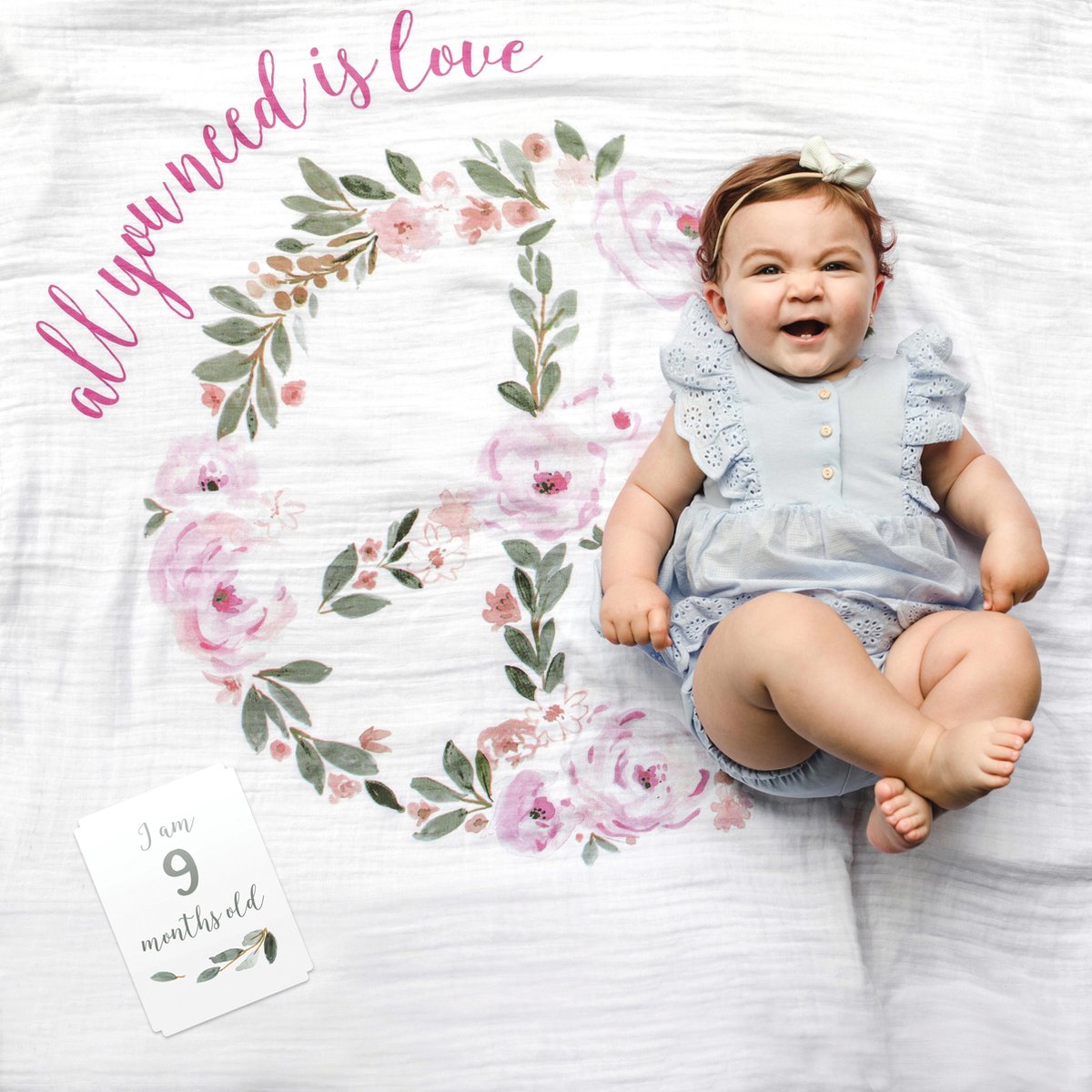 Goedkoopste Lulujo Baby's First Year - swaddle & cards - All you need is Love