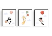 Postercity - Design Canvas Poster Set Panda Vos en Wasbeer met Ballonnen / Kinderkamer / Dieren Poster / Babykamer - Kinderposter / Babyshower Cadeau / Muurdecoratie / 50 x 40cm