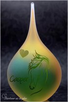 Urn van glas met naam en afbeelding paars-Druppel Medium urn 180ml-Groen en Geel-Urn voor kleine deelbestemming as paard-Urn deelbestemming as pony-Urn Dieren Urn-Kristalglas-Zands