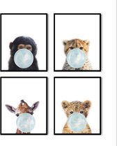 Postercity - Design Canvas Poster Jungle Set Baby Aapje, Giraffe, Cheeta en Tijger met Blauwe Kauwgom / Kinderkamer / Dieren Poster / Babykamer - Kinderposter / Babyshower Cadeau /