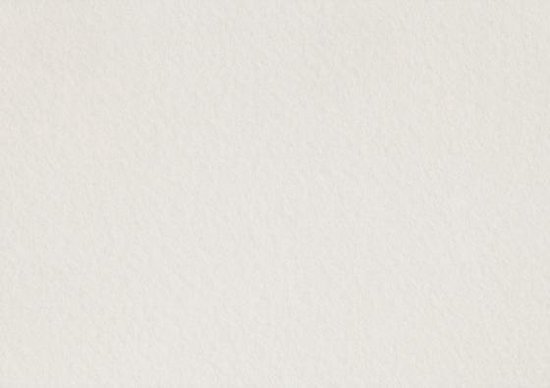 Stukje off-white hobbyvilt, textuur zichtbaar.