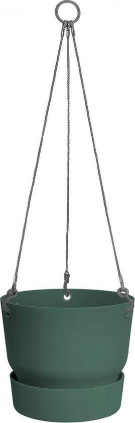 Groene hangpot met metalen kettingen en een ring, op zwarte achtergrond.