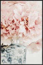 JUNIQE - Poster in kunststof lijst Peonies In A Vase -20x30 /Roze &