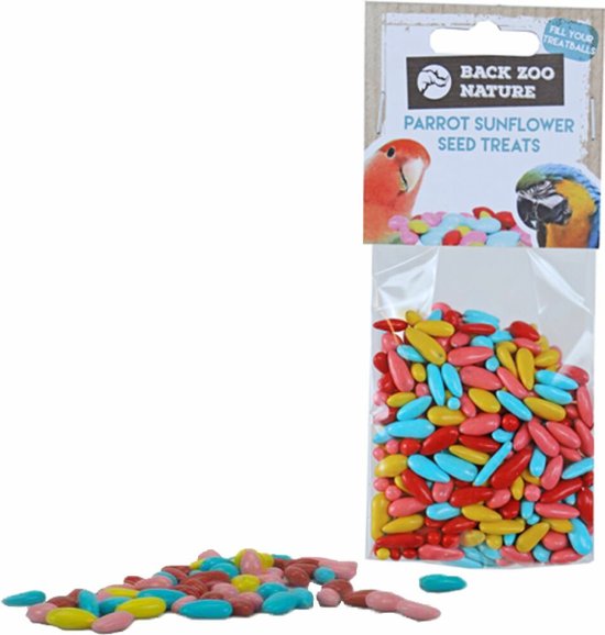 Een verpakking met Back Zoo Nature Parrot Sunflower Seed Treats, met een afbeelding van twee papegaaien op de kaart. De zak bevat veelkleurige, ovale snoepjes in geel, rood, lichtblauw en roze.