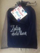 PLAID MET DE TEKST " ZALIG NIETS DOEN"