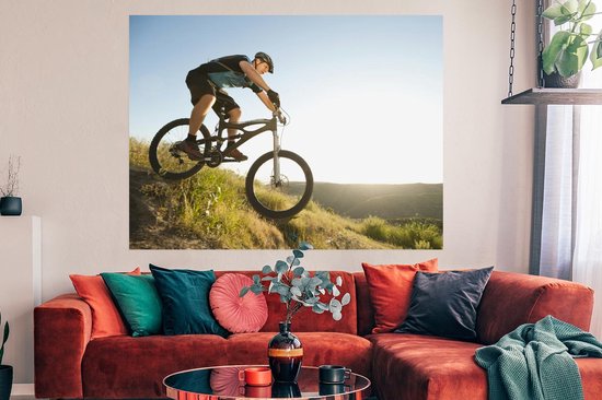 L'homme descend sur un poster VTT 160x120 cm - Tirage photo sur Poster (décoration murale salon / chambre) / Affiche Sport XXL / Groot format!