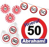 Feest pakket versiering ABRAHAM 50 jaar verkeersbord – 4 delig.