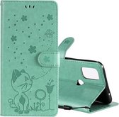 Voor OnePlus Nord N10 5G Cat Bee Embossing Pattern Schokbestendig horizontaal Flip lederen hoesje met houder & kaartsleuven & portemonnee (groen)