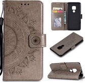 Voor Huawei Mate 20 Totem Bloem Reliëf Horizontale Flip TPU + PU lederen tas met houder & kaartsleuven & portemonnee (grijs)