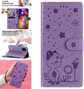 Voor Samsung Galaxy M31s Cat Bee Embossing Pattern Schokbestendige Horizontale Flip Leren Case met Houder & Kaartsleuven & Portemonnee (Paars)