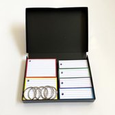 Leitner flashcards Combipakket 300 flashcards met Leitner bewaarboxje - "Primaire" kleuren - Perforatie + 5 Klikringen - Rood | Geel | Groen | Blauw | Paars | Zwart - 100% FSC Kart
