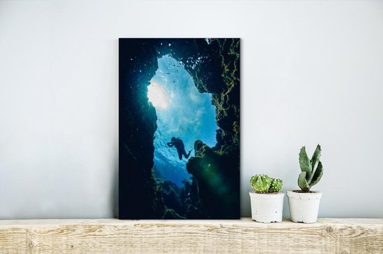 Plongeur dans une grotte marine 20x30 cm - petit - Tirage photo sur toile (Décoration murale salon / chambre) / Mer et plage