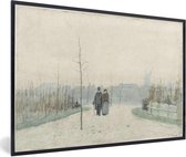 Fotolijst incl. Poster - Oud paar in een nieuw aangelegd park - Schilderij van Anton Mauve - 120x80 cm - Posterlijst