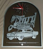 Ford Mustang spiegelklok