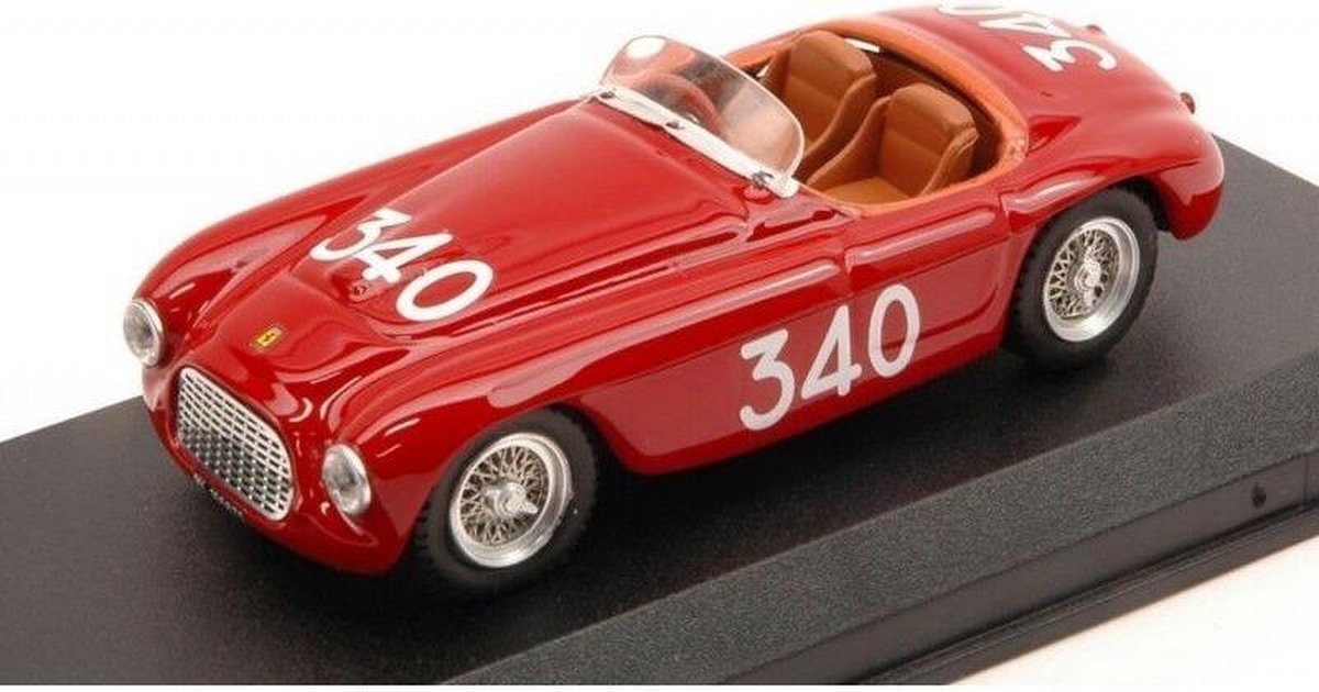 De 1:43 Diecast Modelcar van de Ferrari 166MM Coupe #340 van de Mille Miglia in 1951. De coureurs waren Castelotti en Rota. De fabrikant van het schaalmodel is Art-Model. Dit model is alleen online verkrijgbaar