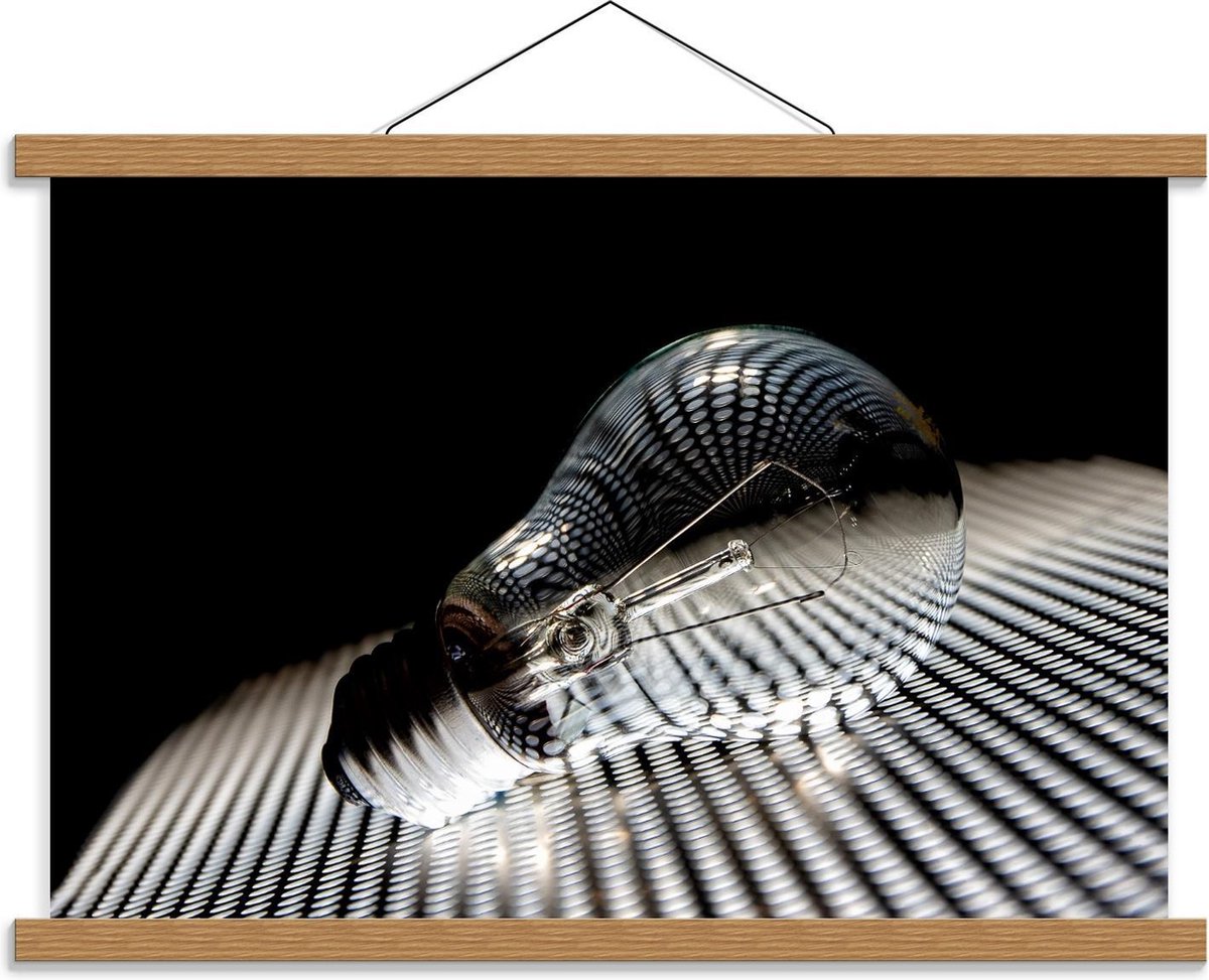 Schoolplaat – Gloeilamp op Rooster - 60x40cm Foto op Textielposter (Wanddecoratie op Schoo