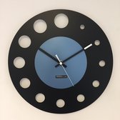 WANDKLOK - Stil uurwerk – Handgemaakt – CHANTALBRANDO ATOMIUM BLACK & ICE BLUE -- MODERN DUTCH DESIGN