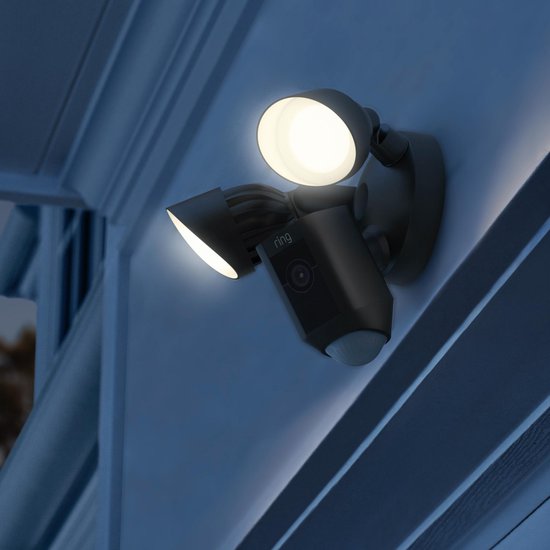 Ring Floodlight Cam Wired Plus - Zwart van Ring — afbeelding 4