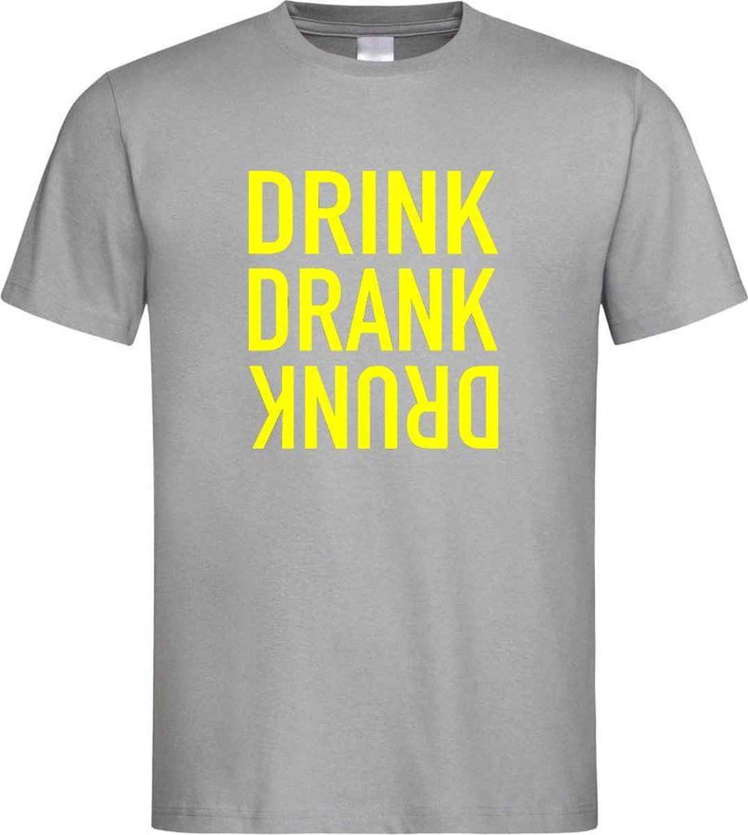 Grijs Fun T-Shirt met “ Drink. Drank, Drunk “ print Geel Size L