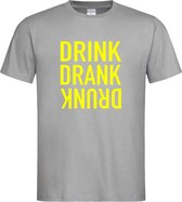 Grijs Fun T-Shirt met “ Drink. Drank, Drunk “ print Geel  Size XXXXL