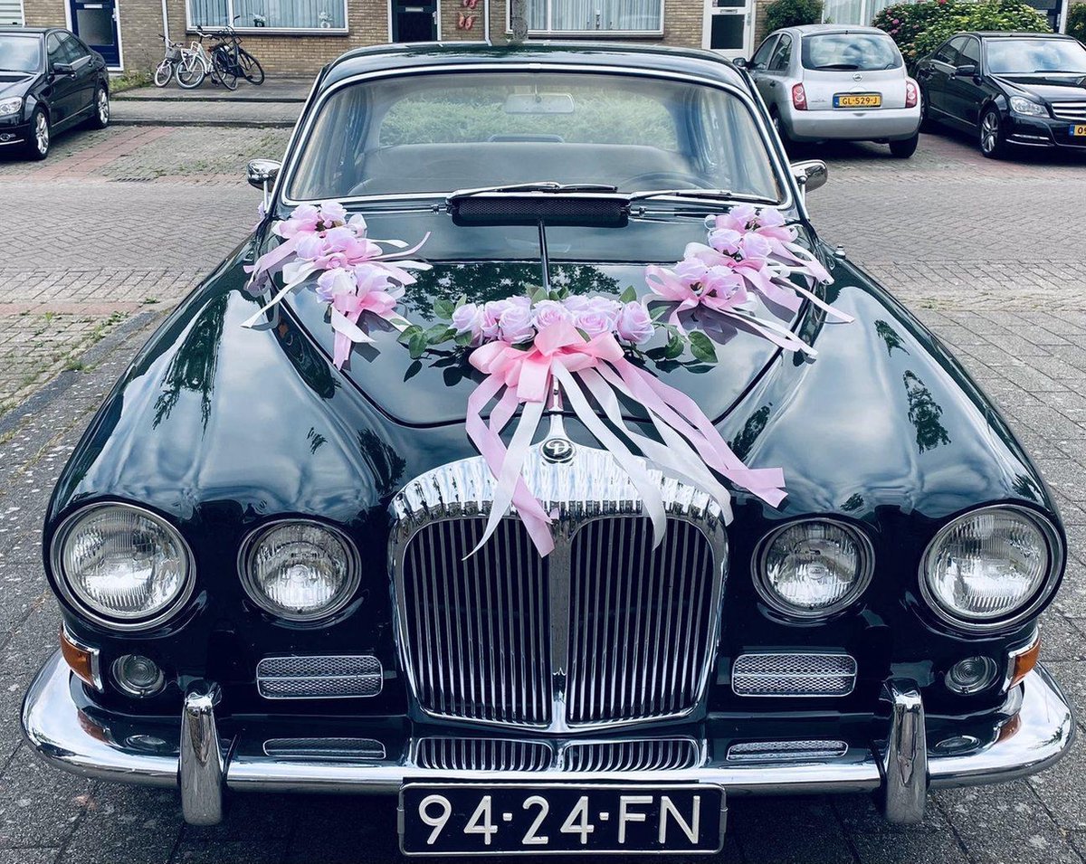 jovita-auto-versiering-bruiloft-trouwauto-decoratie-roze-lint-met