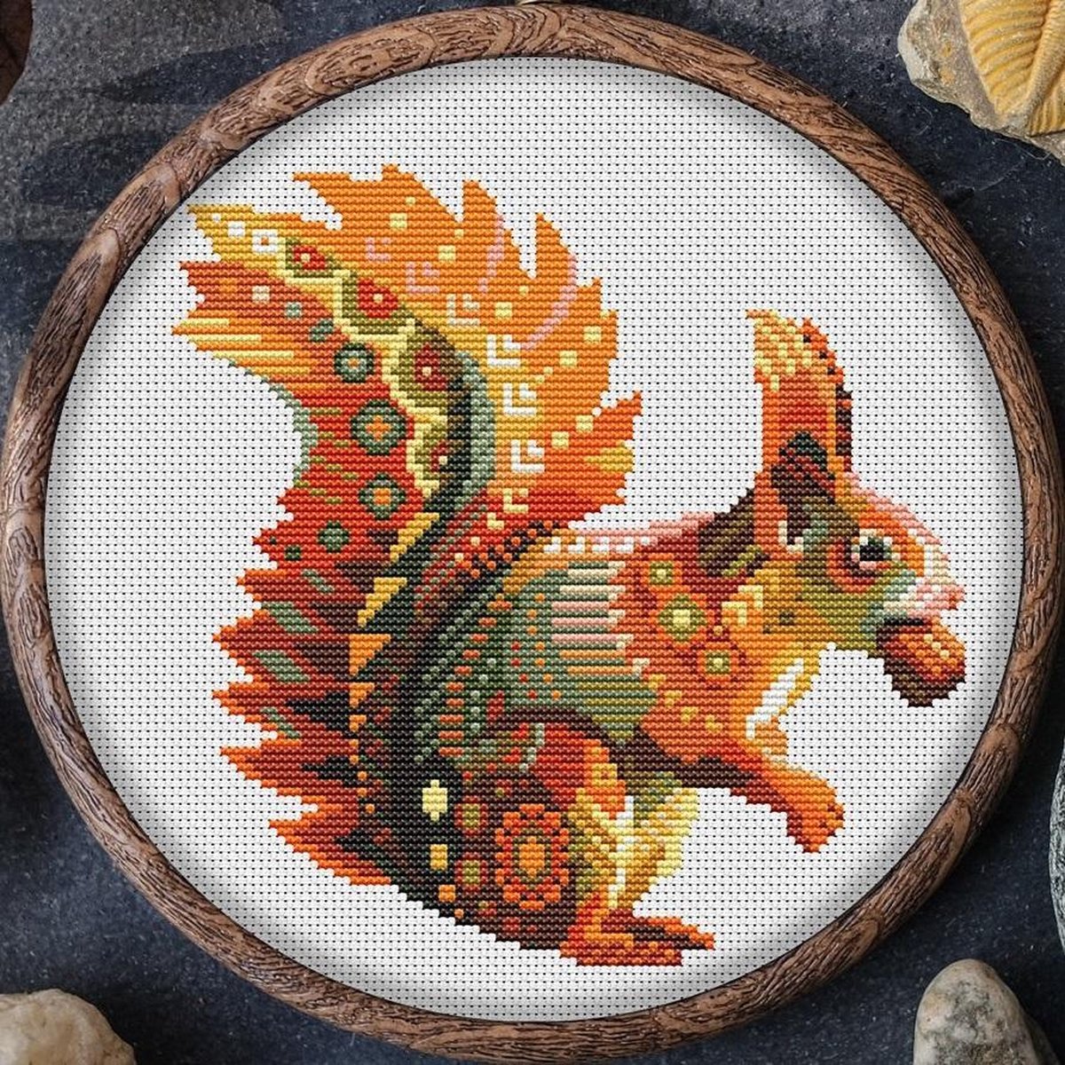 Mandala borduurpakket EEKHOORN - awsome patterns - telpatroon om zelf te borduren