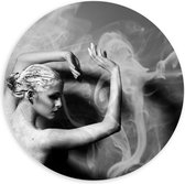 Forex Wandcirkel - Abstracte Rook bij Vrouw - 100x100cm Foto op Wandcirkel (met ophangsysteem)