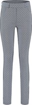 Lucy 013 navy fantasie print, maat 38 .(verkrijgbaar in de maten 36 t/m 48). Tregging met hoge tailleband. 5 pocket model.