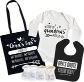 Geschenkset - opa & oma - set - tas - slabber - slofjes - romper - baby - opa - romper opa - oma - romper oma - zwangerschap aankondiging - maat 50/56 - stuks 1 - wit/zwart