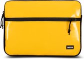 MacBook Pro 13 inch case met vak (van gerecycled materiaal) - Gele laptop sleeve voor MacBook Pro 13 inch (2023/2024)