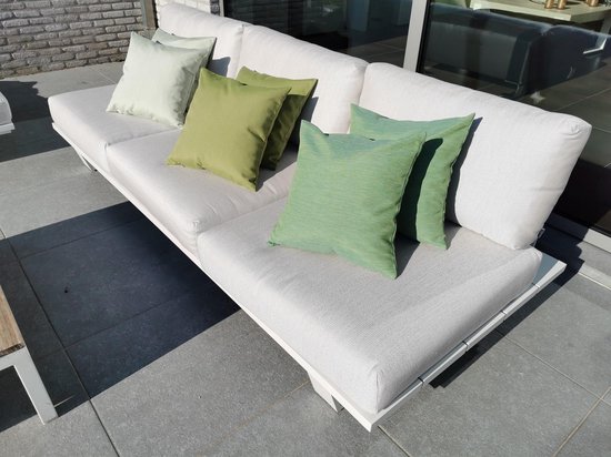 Sierkussens tuin: Qush Royal Sunbrella - Sunbrella Mimosa| Vlekbestendig | Wasmachine | Waterbestendig | Kleurvast | Schimmelwerend l Babyproof | Wasbaar | sierkussens | werpkussens buiten