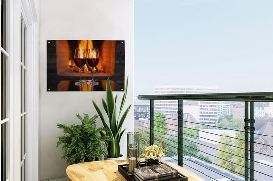 Deux verres de vin rouge par une cheminée affiche de jardin 60x40 cm - petit - Toile de jardin / Toile d'extérieur / Peintures pour l'extérieur (décoration de jardin)