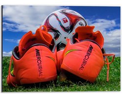Dibond - Voetbal en Voetbalschoenen - 40x30cm Foto op Alumin
