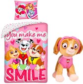 Paw Patrol Dekbedovertrek "Smile"- Eenpersoons- 140 x 200 cm - Katoen- roze, incl. pluche pop Skye 27 cm