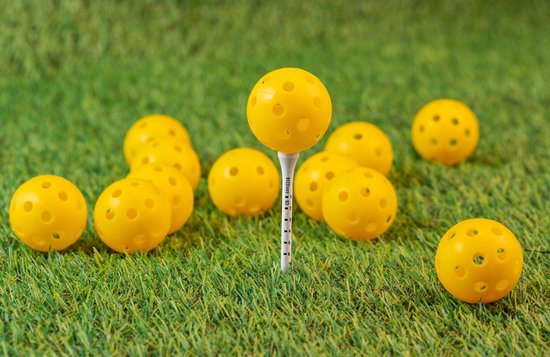 Firsttee - 12 Plastic gele trainingsballen - GRATIS ballennet -Stevig gebouwd - Golfballen - Ballen - Golf accessoires - Cadeau - Golftrainingsmateriaal - Sport - Training - Golfset - Swing net - Trolley - Trainingsmaterialen - Golfbal - Oefenen mat van Firsttee — afbeelding 5