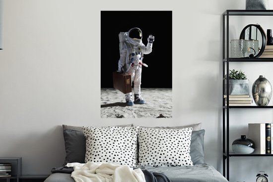 Sticker Muursticker Astronautes dans l'espace - Astronaute dans l'espace portant valise et agitant - 60x90 cm - film adhésif autocollant - sticker mural repositionnable