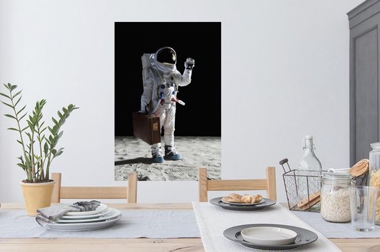 Sticker Muursticker Astronautes dans l'espace - Astronaute dans l'espace portant valise et agitant - 60x90 cm - film adhésif autocollant - sticker mural repositionnable