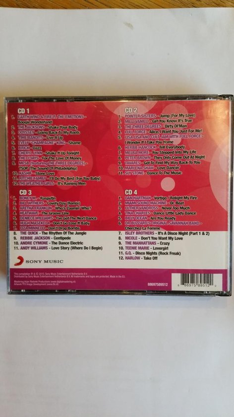 Achterkant van de 'Disco Long Versions' CD-hoes met de tracklijsten van de vier cd's. Diverse artiesten.