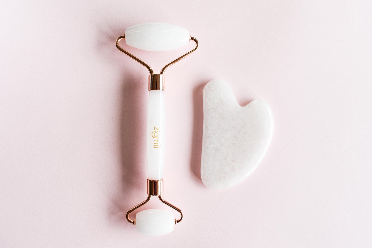Ziamli Gezicht roller (Jaderoller witte jade) + Gua sha schraper witte jade - 100% witte jade - Gezicht massage - Facial massage - Premium quality white jade - Jaderoller en gua sha set