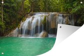 Tuinposters buiten Een waterval met groene omgeving in het Nationaal park Erawan in Thailand - 90x60 cm - Tuindoek - Buitenposter