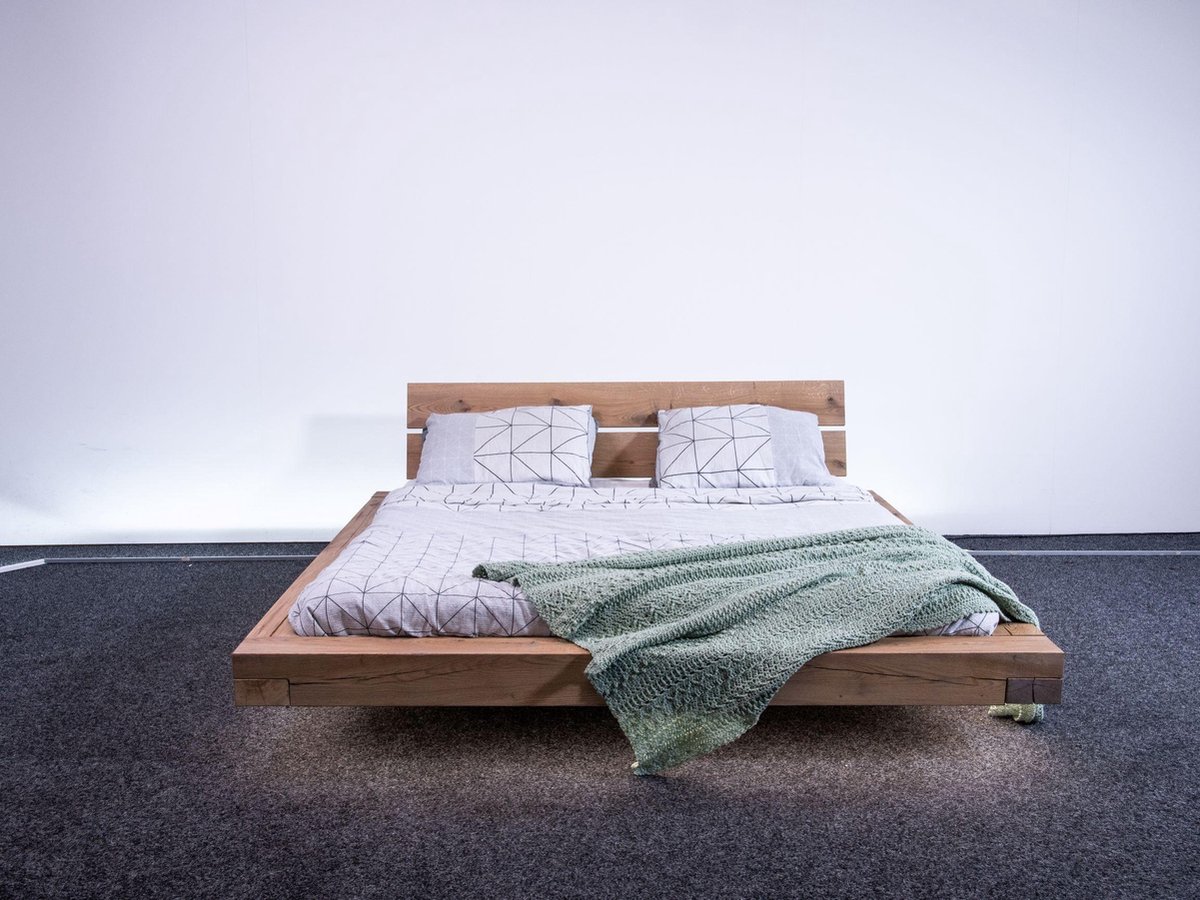 Zwevend eiken bed - Houten bed - 140 x 200 - twee persoons bed - inclusief  hoofdbord | bol.com