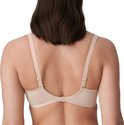 Achterkant van een nude voorgevormde beugel bh met ruitjespatroon.
